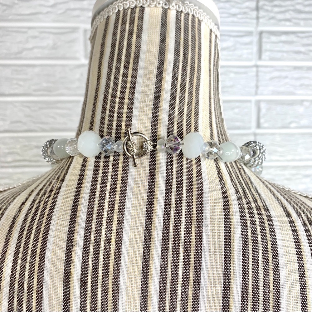 Chunky White Clear & Silver Beaded Necklace - Picture 5 of 5